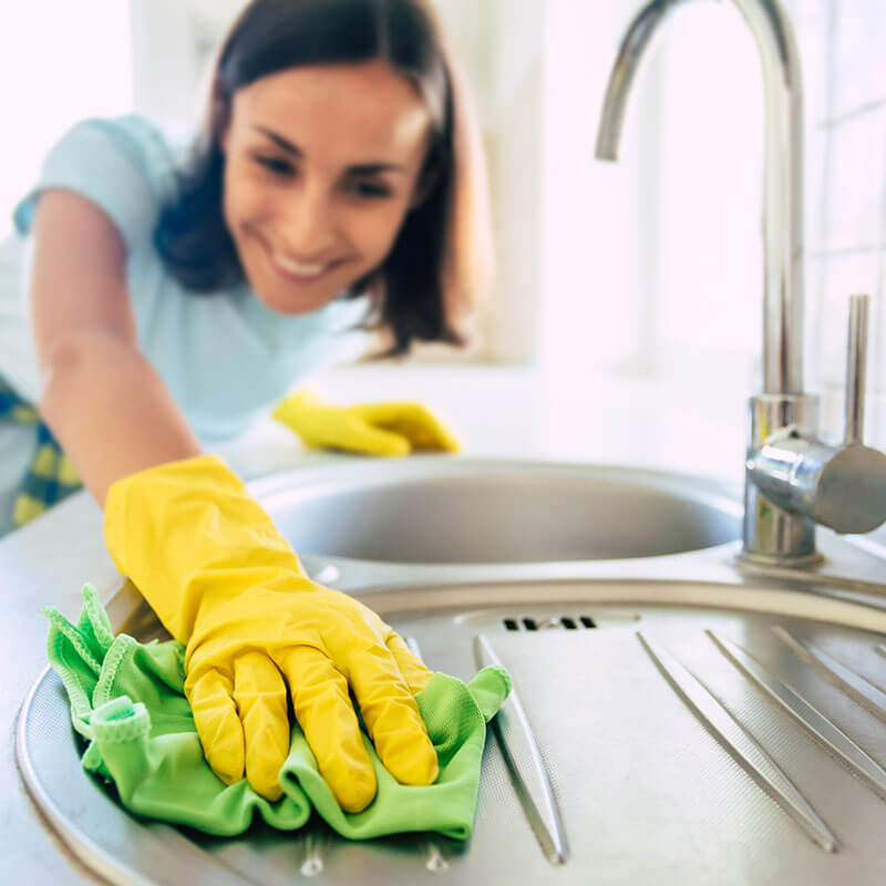cleaning-Kitchen-Sink-Square